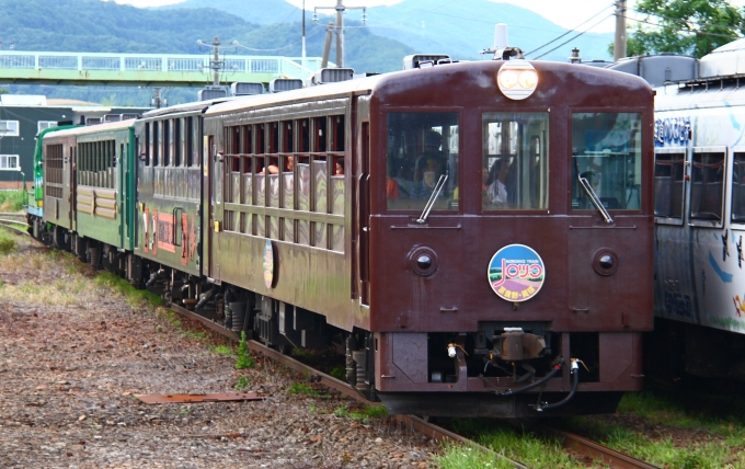 鉄道乗車記録の写真:乗車した列車(外観)(2)        「富良野駅に入線する乗車編成。」
