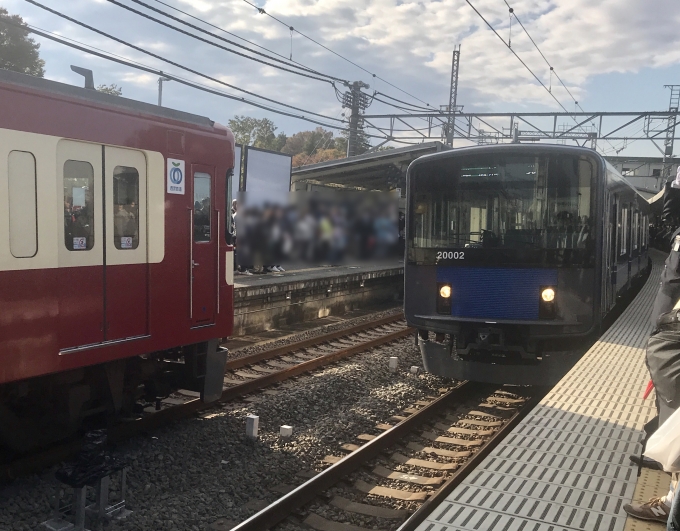 鉄道乗車記録の写真:乗車した列車(外観)(1)        「乗車車両が稲荷山公園駅に入線」
