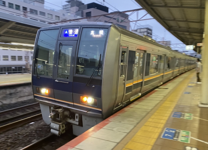 鉄道乗車記録の写真:乗車した列車(外観)(1)        「元町駅に入線する乗車列車。」