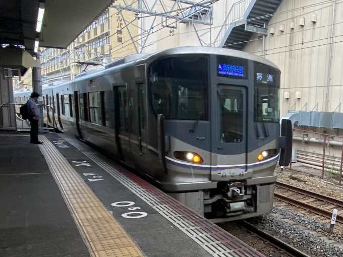 鉄道乗車記録の写真:乗車した列車(外観)(1)          「芦屋駅に入線する乗車列車。」