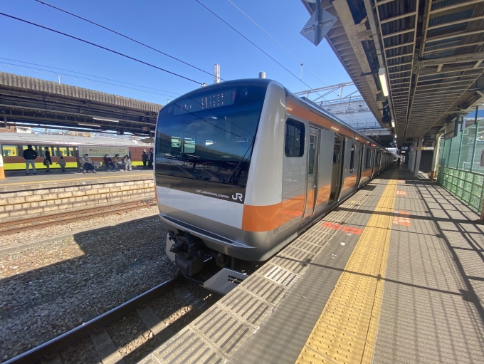 鉄道乗車記録の写真:乗車した列車(外観)(1)        「拝島駅で出発待機中の乗車列車。」