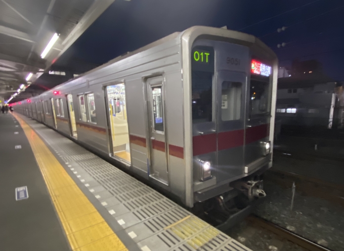 鉄道乗車記録の写真:乗車した列車(外観)(1)          「坂戸駅に到着した乗車列車。」