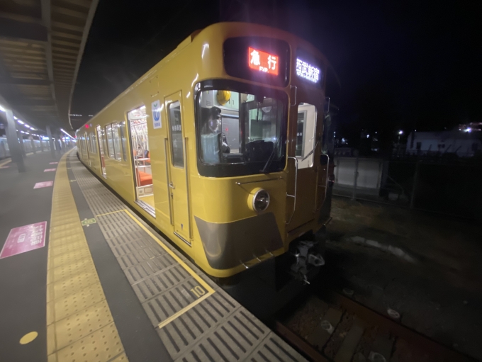 鉄道乗車記録の写真:乗車した列車(外観)(1)        「拝島駅で出発待機中の乗車列車。」