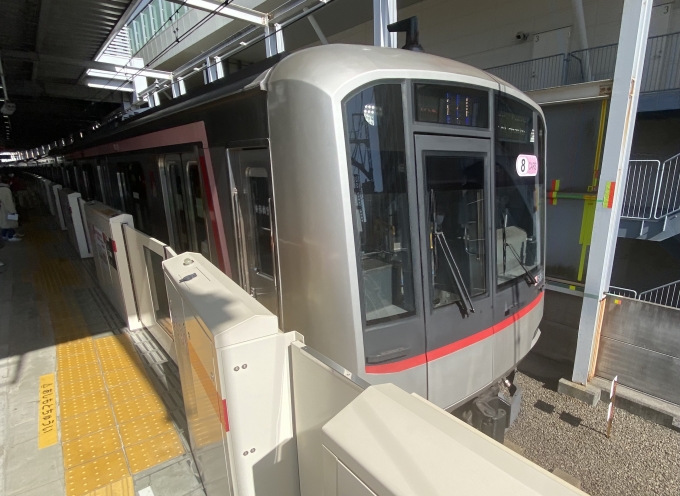 鉄道乗車記録の写真:乗車した列車(外観)(1)          「武蔵小杉駅で出発待機中の乗車列車。」