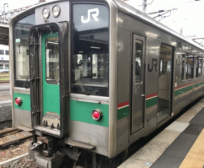 鉄道乗車記録の写真:乗車した列車(外観)(1)          「 一ノ関駅に停車中の乗車車両。」