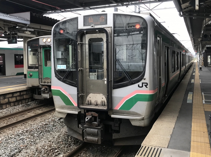 鉄道乗車記録の写真:乗車した列車(外観)(1)        「小牛田駅に停車中の乗車車両。」