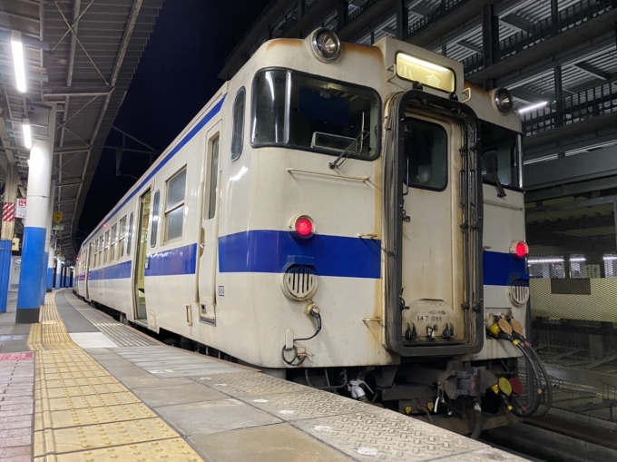 鉄道乗車記録の写真:乗車した列車(外観)(1)        「小倉駅で折り返し待機待ちの乗車列車。」