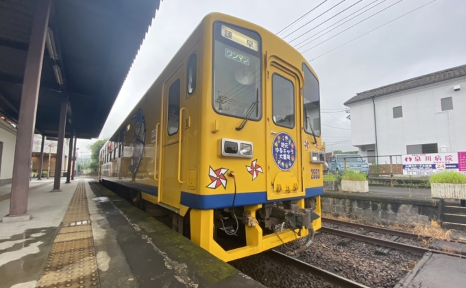 鉄道乗車記録の写真:乗車した列車(外観)(1)        「島原港駅で出発待機中の乗車列車」