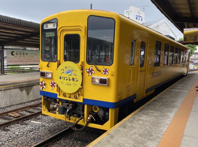 鉄道乗車記録の写真:乗車した列車(外観)(1)        「島原駅に到着する乗車列車。」