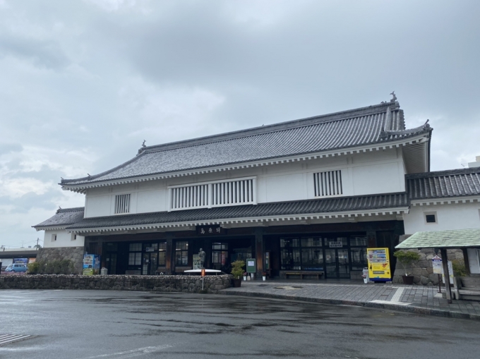 鉄道乗車記録の写真:駅舎・駅施設、様子(2)        「島原駅外観。」