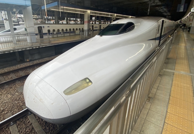 鉄道乗車記録の写真:乗車した列車(外観)(1)          「博多駅に到着した乗車列車。」