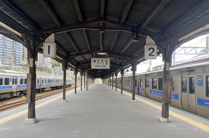 鉄道乗車記録の写真:駅舎・駅施設、様子(4)        「門司港駅に到着。」