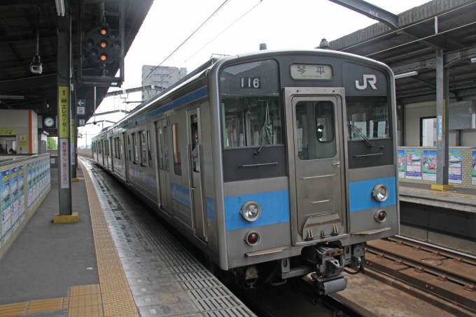 鉄道乗車記録の写真:乗車した列車(外観)(2)        「丸亀駅に到着した乗車列車。」