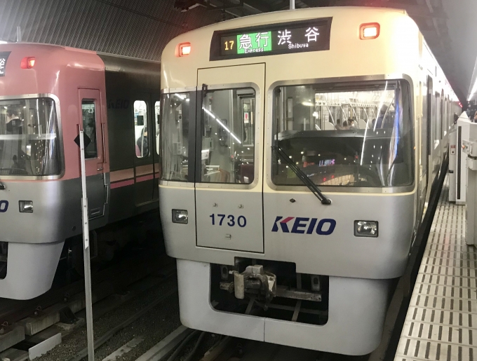 鉄道乗車記録の写真:乗車した列車(外観)(1)        「吉祥寺駅で出発待機中の乗車列車。」