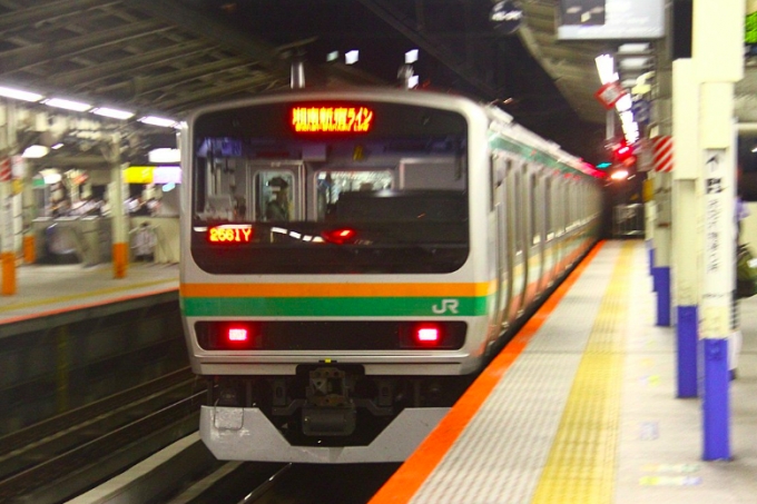 鉄道乗車記録の写真:乗車した列車(外観)(1)        「横浜駅に到着した乗車列車。」