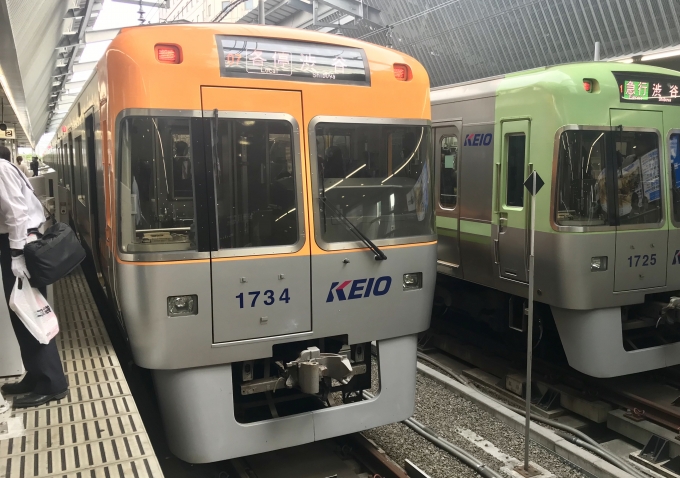 鉄道乗車記録の写真:乗車した列車(外観)(1)          「吉祥寺駅に到着した乗車列車。」