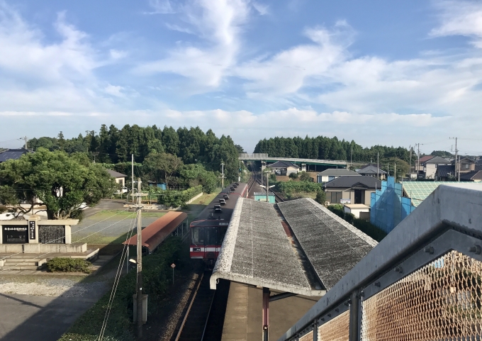 鉄道乗車記録の写真:駅舎・駅施設、様子(3)        「降車後の駅舎跨線橋から撮影。」