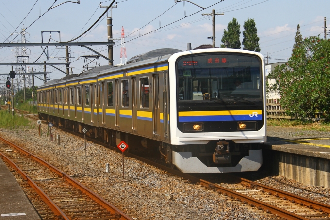 鉄道乗車記録の写真:乗車した列車(外観)(1)          「香取駅に到着する乗車編成。」