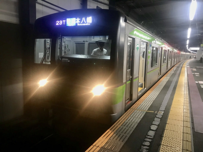 鉄道乗車記録の写真:乗車した列車(外観)(1)        「橋本駅で出発待機中の乗車列車」