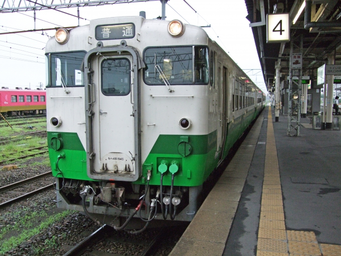 鉄道乗車記録の写真:乗車した列車(外観)(1)        「小牛田駅で出発待機中の乗車列車。」