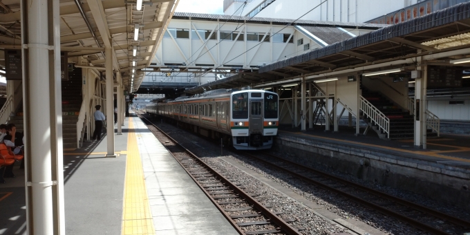 鉄道乗車記録の写真:乗車した列車(外観)(1)     「両毛線の211系6両編成です。」