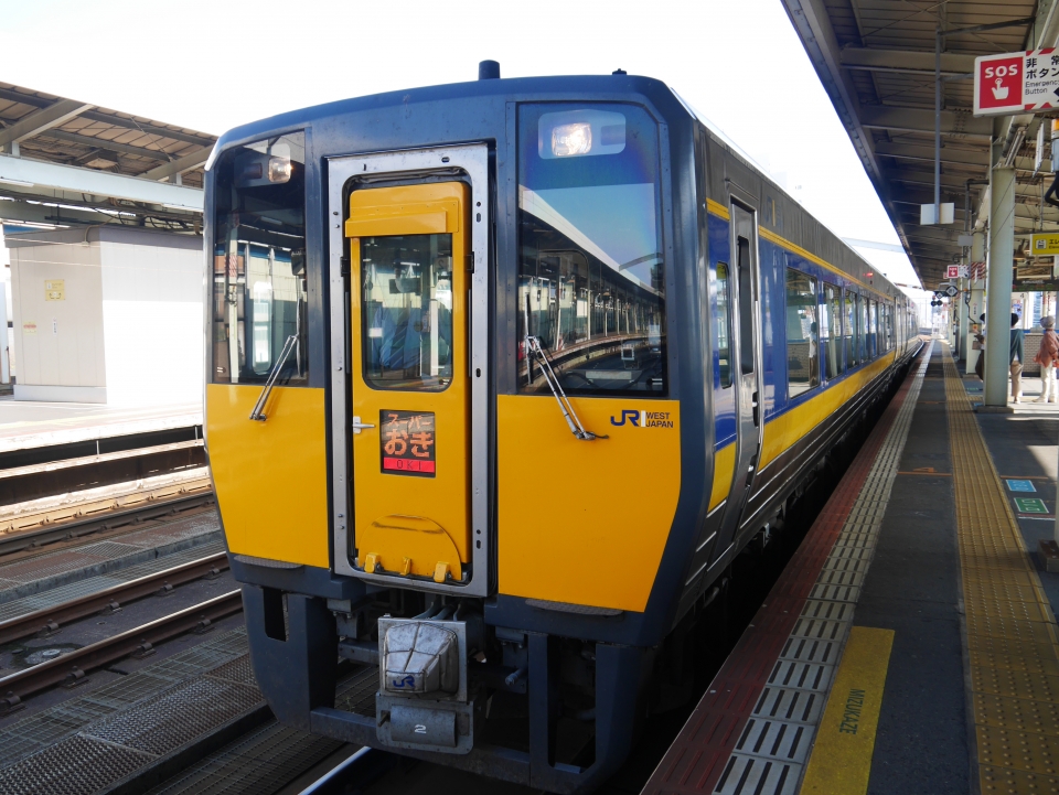 鉄道乗車記録「鳥取駅から新山口駅」乗車した列車(外観)の写真(2) by akihito22 撮影日時:2022年11月12日
