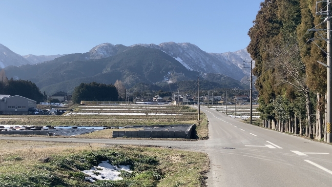 鉄道乗車記録の写真:車窓・風景(9)        「奥に三岐線の電車が見えます。」