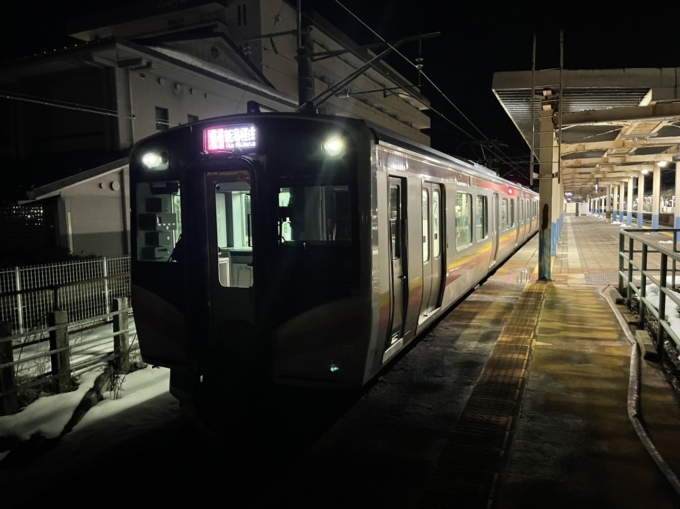 鉄道乗車記録の写真:乗車した列車(外観)(1)          「暗すぎですね…」