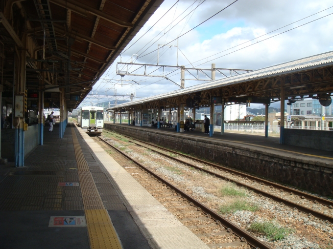 鉄道乗車記録の写真:旅の思い出(3)        「新発田駅到着後の一枚。」