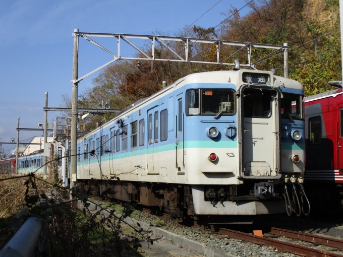 鉄道乗車記録の写真:旅の思い出(2)        「戸倉駅にて115系の信濃色編成を撮影。」