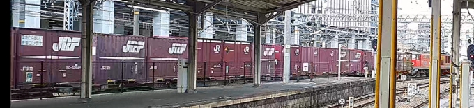 鉄道乗車記録の写真:列車・車両の様子(未乗車)(15)        「通過する貨物列車」