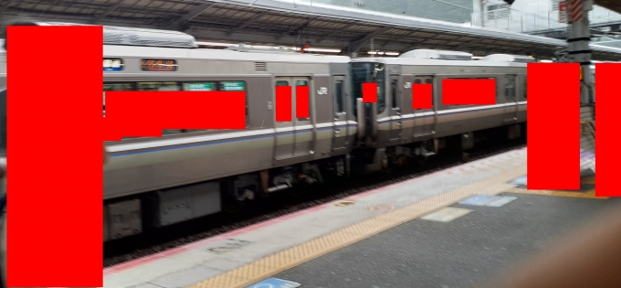 鉄道乗車記録の写真:列車・車両の様子(未乗車)(3)        「普通草津行き。詳細不明ですが連結しているので8両以上。」