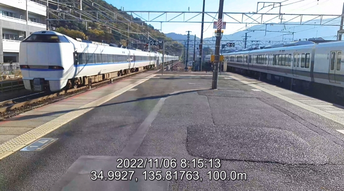 鉄道乗車記録の写真:列車・車両の様子(未乗車)(3)        「9+3両サンダーバード5号金沢行きと、B13+B4(221系6+6両)のT電網干行き。」