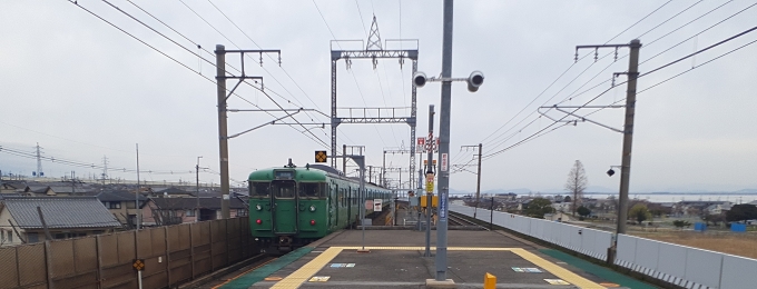 鉄道乗車記録の写真:列車・車両の様子(未乗車)(1)        「１本前の近江舞子行き。なぜか6分続行です。」