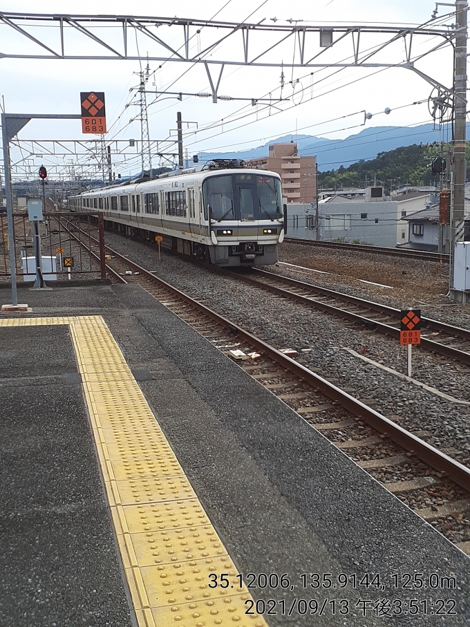 鉄道乗車記録の写真:列車・車両の様子(未乗車)(1)          「当時は激レアだった京都の223系6000番台が後ろにいます。」