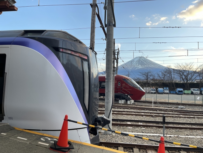 鉄道乗車記録の写真:列車・車両の様子(未乗車)(4)        「富士回遊44号を富士山背景にして撮影。」