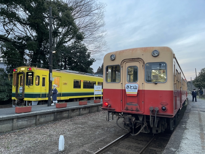 鉄道乗車記録の写真:列車・車両の様子(未乗車)(3)        「接続するいすみ鉄道の車両と。」