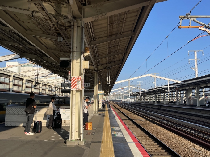 鉄道乗車記録の写真:駅舎・駅施設、様子(3)        「自分と同じように岡山で接続が上手くいかなくなったサンライズの乗客がみずほの自由席に乗り込んだため、車内はほぼ満員に。」