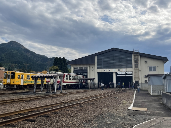 鉄道乗車記録の写真:駅舎・駅施設、様子(2)        「車両基地の様子。一般開放していた。」