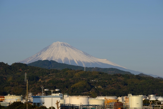 鉄道乗車記録の写真:車窓・風景(1)          「富士山が雲一つ無く綺麗だったので、清水駅で途中下車して撮影しました。」
