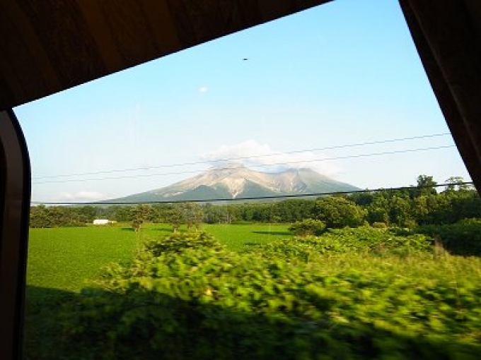 鉄道乗車記録の写真:車窓・風景(8)        「駒ヶ岳が綺麗に見えました。」