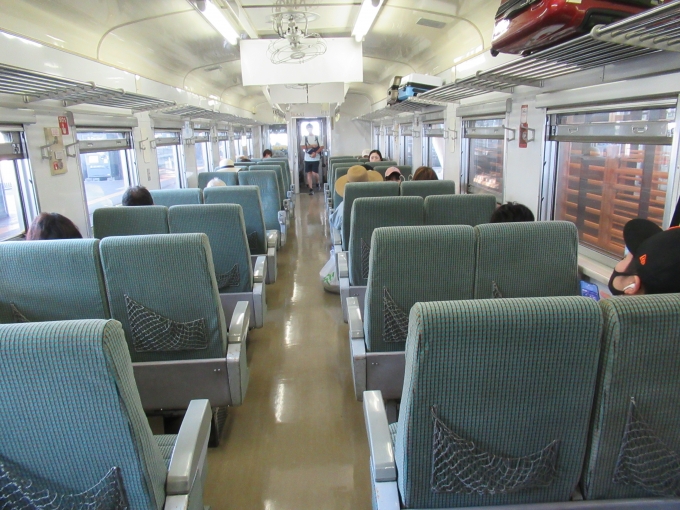 鉄道乗車記録の写真:車内設備、様子(8)        「座席の向きが固定のクロスシート」