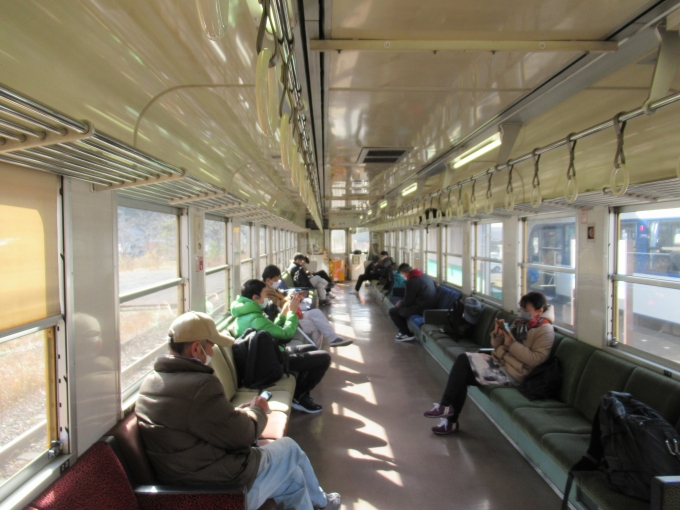 鉄道乗車記録の写真:車内設備、様子(16)        「ロングシート」