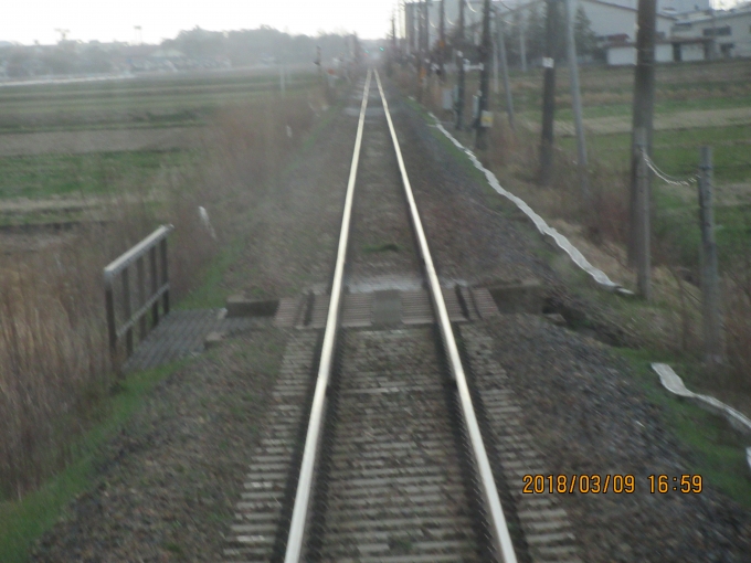 鉄道乗車記録の写真:車窓・風景(8)        「真っ直ぐな線路」