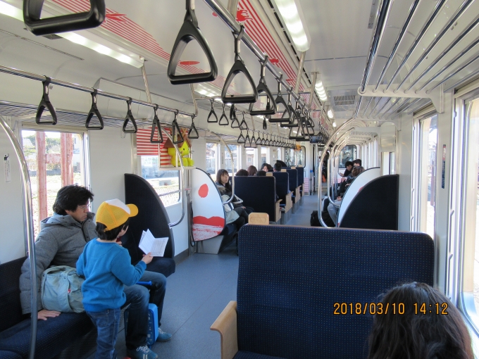 鉄道乗車記録の写真:車内設備、様子(3)        「乗客も多い」