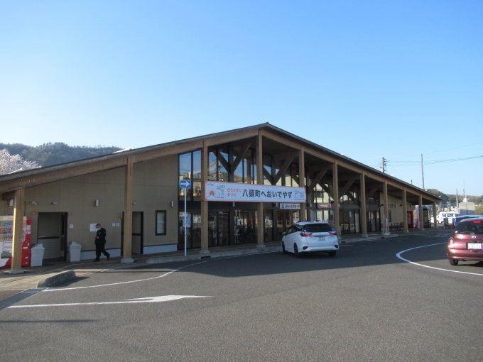 鉄道乗車記録の写真:駅舎・駅施設、様子(9)        「立派な駅舎」