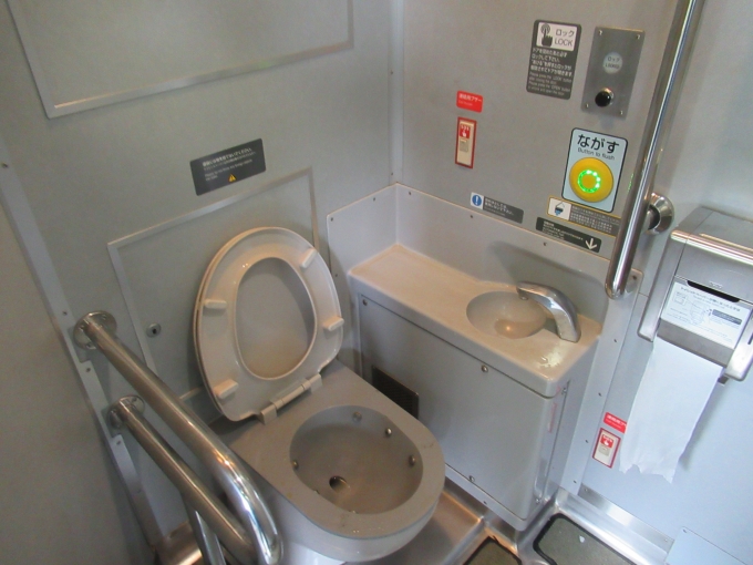 鉄道乗車記録の写真:車内設備、様子(14)        「トイレ」