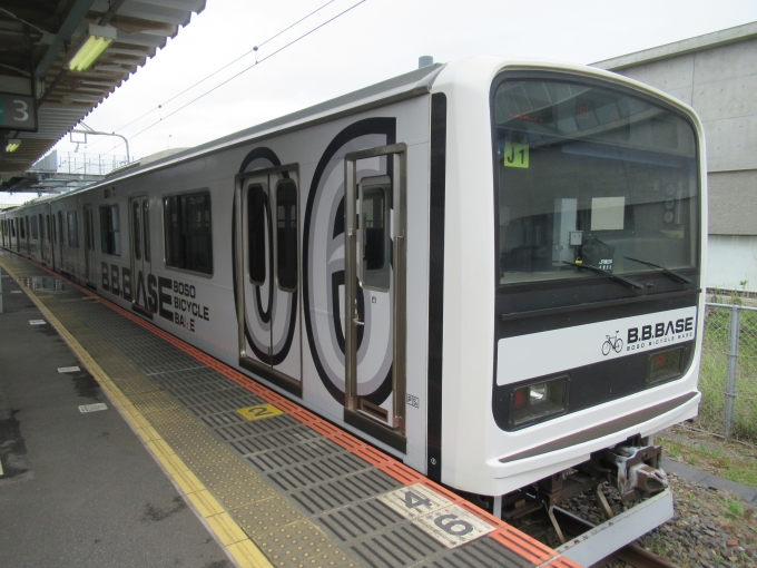 鉄道乗車記録の写真:列車・車両の様子(未乗車)(4)        「佐倉駅で止まっていたB.B.BASE車両。次は乗ってみたい！」