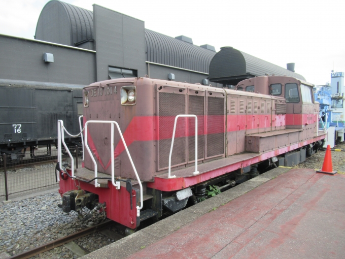鉄道乗車記録の写真:列車・車両の様子(未乗車)(10)        「DE10形ディーゼル機関車」