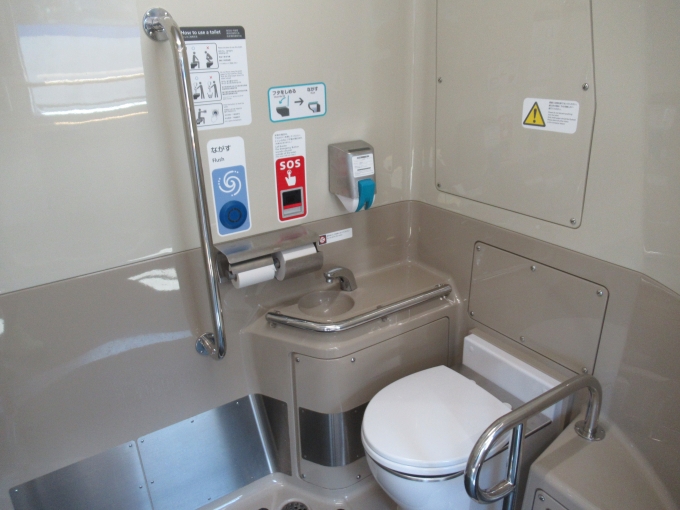 鉄道乗車記録の写真:車内設備、様子(9)        「トイレはきれい」